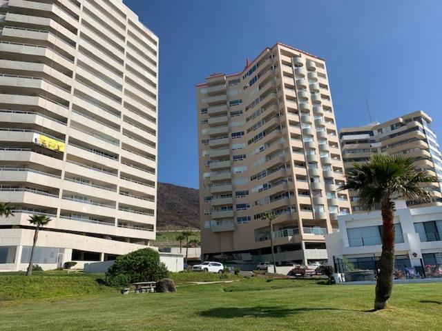 Beachfront Condo W Pools Steps To Beach & Mins To Dt Rosarito Exteriör bild